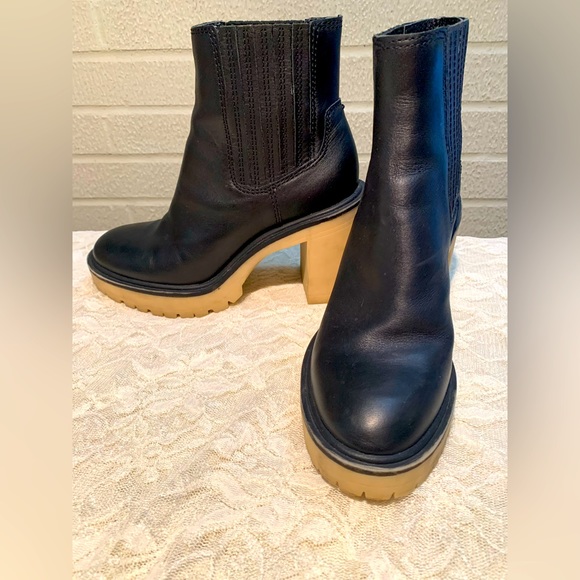Dolce Vita Shoes - Dolce Vita Caster H2O Booties Size 6 Black Leather EUC